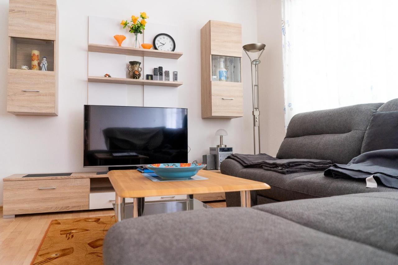 Apartment Mladen Biograd Na Moru Exteriör bild