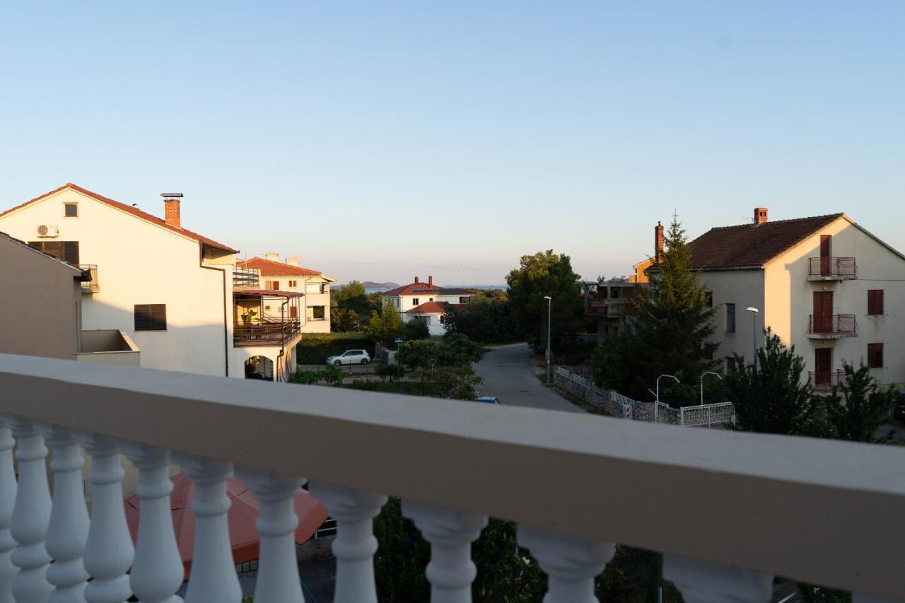 Apartment Mladen Biograd Na Moru Exteriör bild