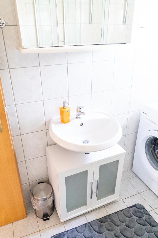 Apartment Mladen Biograd Na Moru Exteriör bild