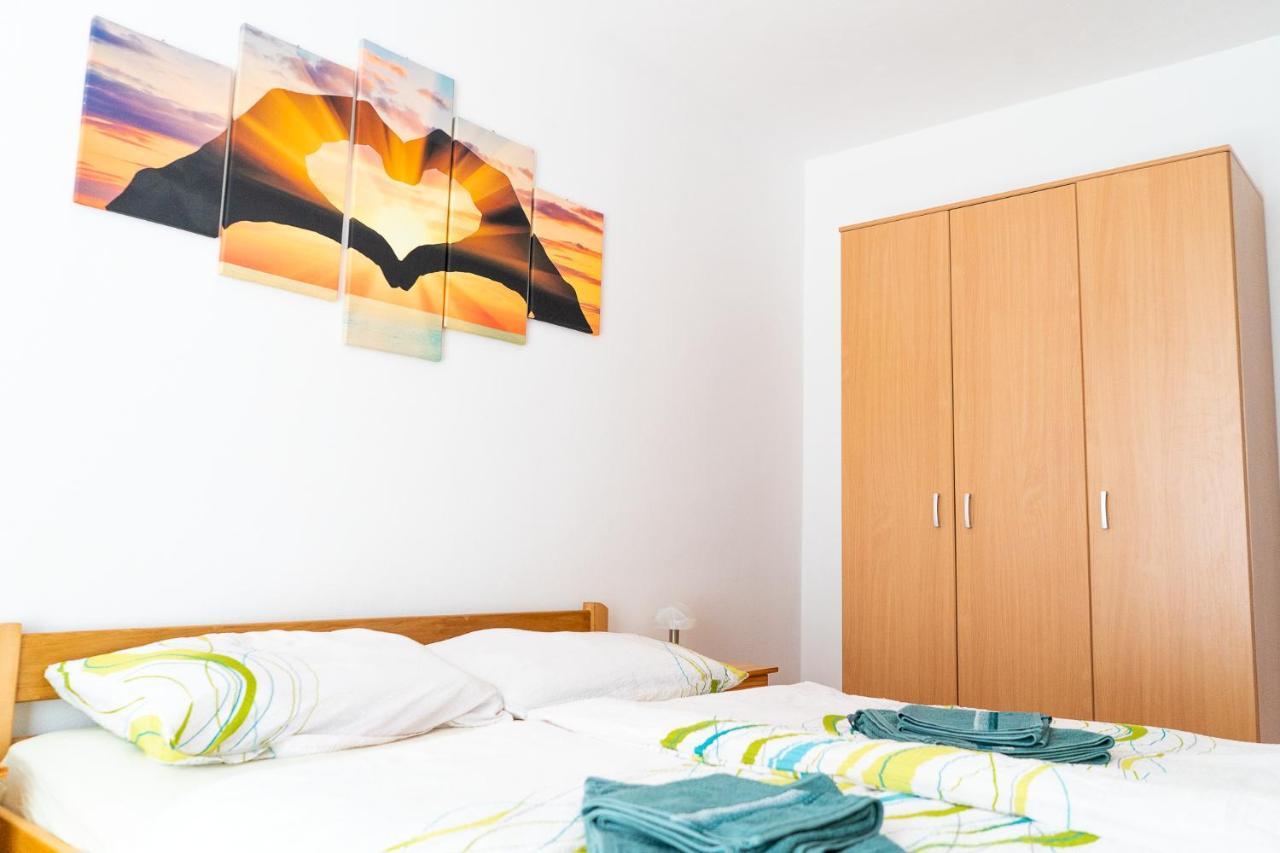 Apartment Mladen Biograd Na Moru Exteriör bild