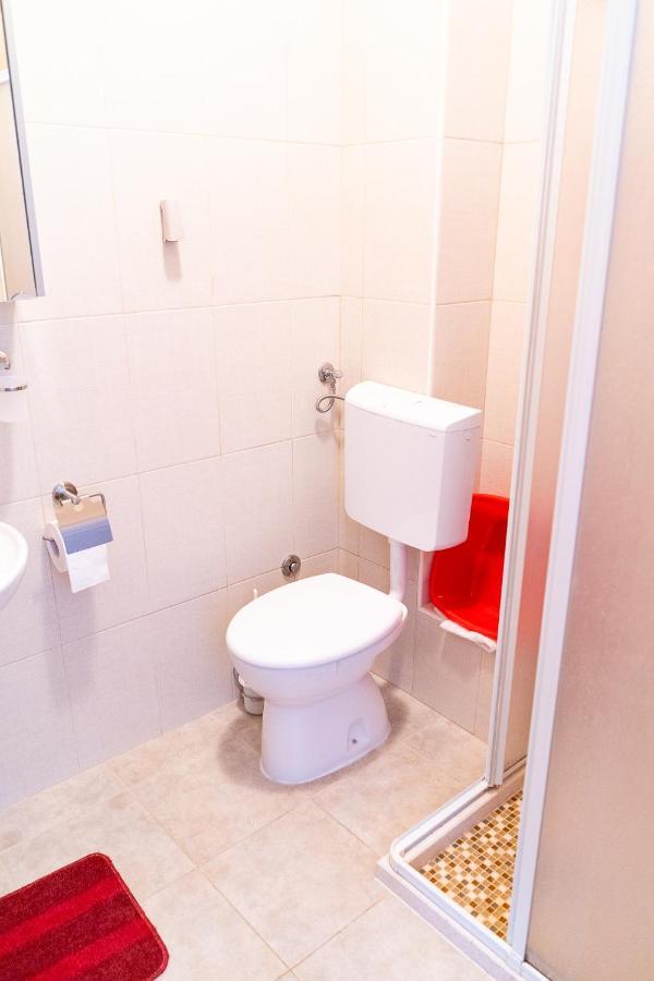 Apartment Mladen Biograd Na Moru Exteriör bild