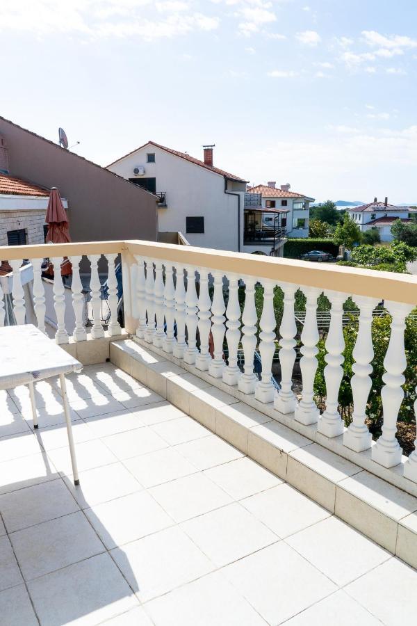 Apartment Mladen Biograd Na Moru Exteriör bild