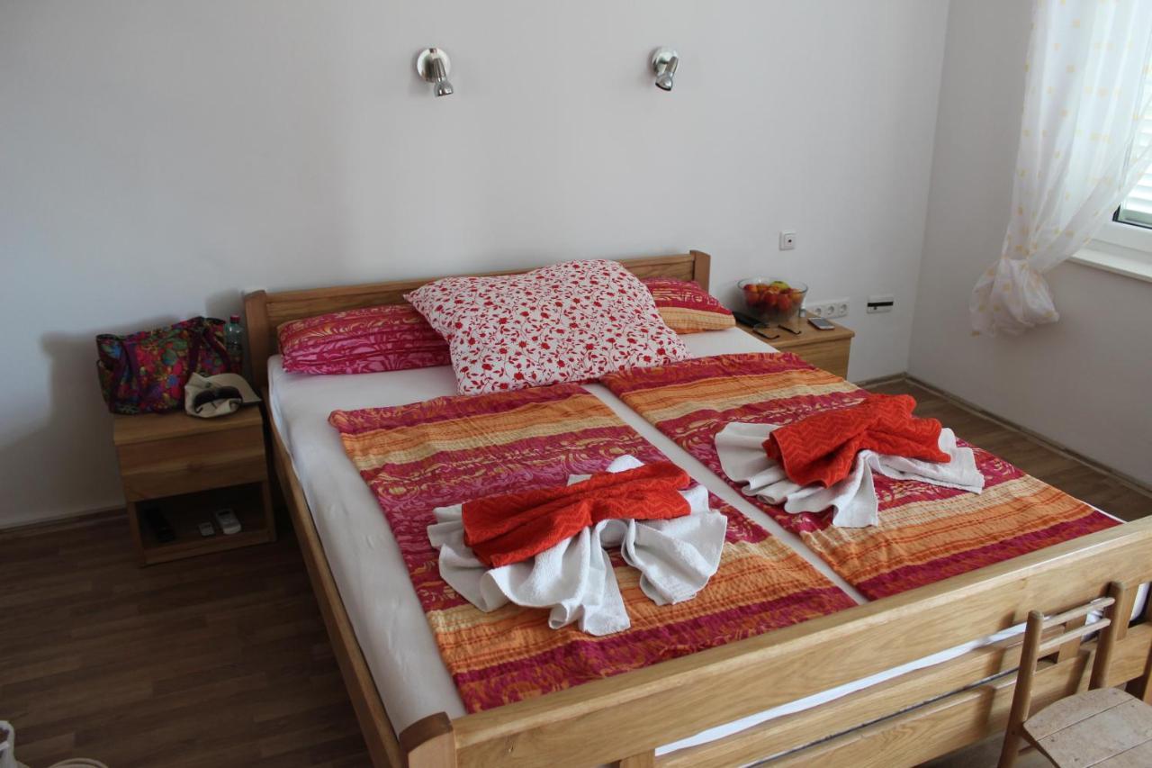 Apartment Mladen Biograd Na Moru Exteriör bild