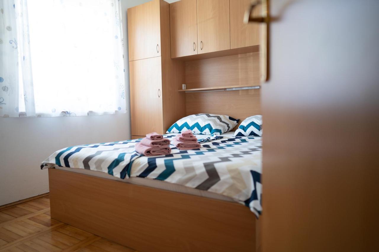 Apartment Mladen Biograd Na Moru Exteriör bild