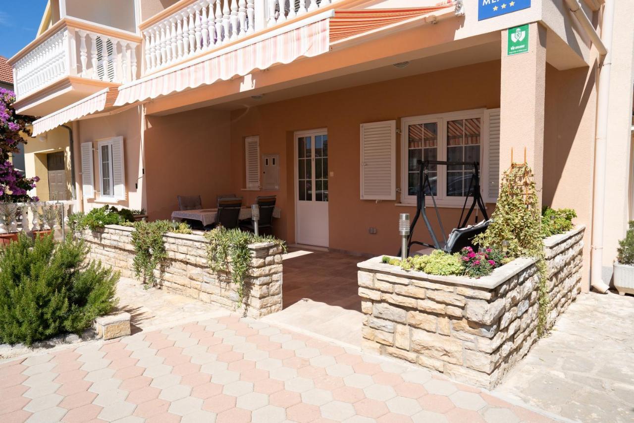 Apartment Mladen Biograd Na Moru Exteriör bild