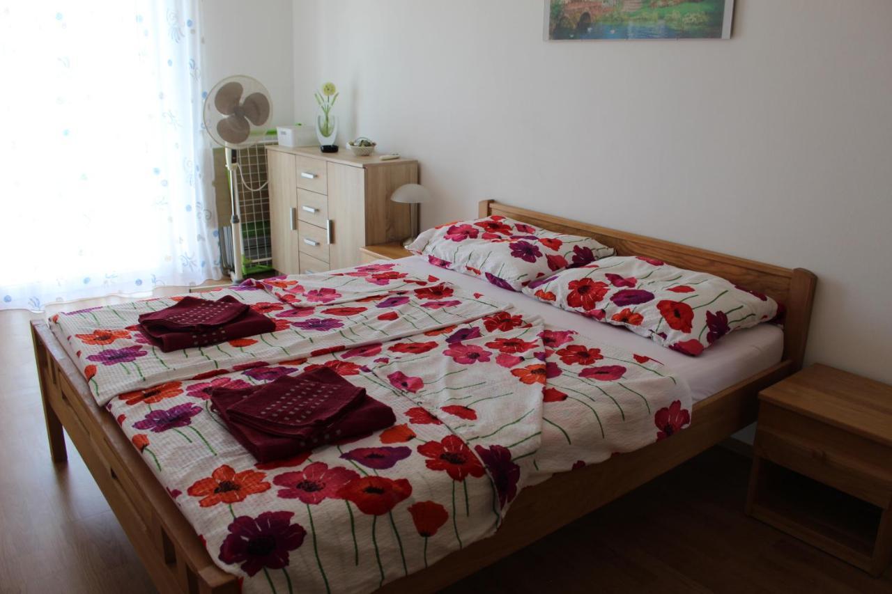 Apartment Mladen Biograd Na Moru Exteriör bild